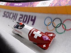 Eine Fahrt, die nachträglich Gold wert war: Beat Hefti und Alex Baumann im Eiskanal von Sotschi (Bild: KEYSTONE/EPA/TOBIAS HASE)