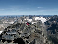 Auf dem 3410 Meter hohen Piz Linard fand man 1835 eine einzige Pflanzenart vor, heute sind es 16 Arten. (Bild: Hansueli Rhyner/SLF)