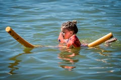 Hüttwilen TG - Hitze im Thurgau: Das Strandbad in Hüttwilen ist gut besucht.