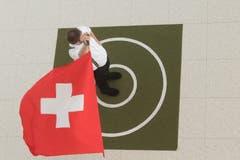 Ein Fahnenschwinger bei seinem Vortrag. (Bild: Boris Bürgisser, Horw, 28.06.2019)