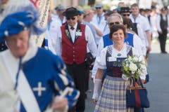 Ehrengäste auf dem Weg zur Eröffnungsfeier. (Bild: Boris Bürgisser, Horw, 28.06.2019)