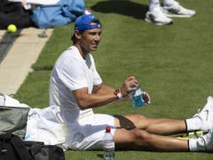 Rafael Nadal erwischte ein hartes Los und könnte bereits in der 2. Runde auf Nick Kyrgios treffen (Bild: KEYSTONE/PETER KLAUNZER)
