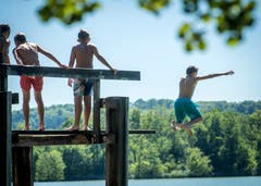 Hüttwilen TG - Hitze im Thurgau: Das Strandbad in Hüttwilen ist gut besucht.
