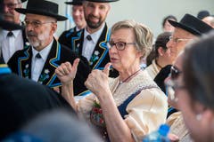Dirigentin Maria Kölliker ist zufrieden mit dem Auftritt. (Bild: Dominik Wunderli, Horw, 29. Juni 2019)