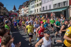 Start des Hellebardenlauf. (Bild: Boris Bürgisser, Sempach, 29. Juni 2019)