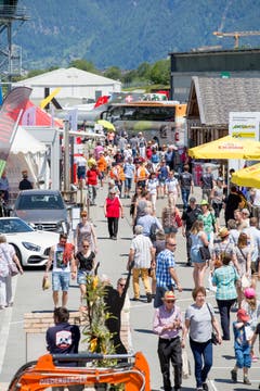Auch am letzten Tag fluteten die Besucher wieder das Gelände. (Bild: André A. Niederberger, 2. Juni 2019)