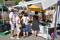 Ein Anziehungspunkt war der Stand mit griechischen Spezialitäten. (Bild: Sabine Camedda)