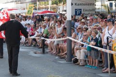 Besucher am Festumzug. (Bild: Boris Bürgisser)