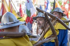 Teilnehmer des feierlichen Einzugs an die Gedenkfeier zur Schlacht von Sempach. (Bild: Urs Flüeler, Sempach, 30. Juni 2019)