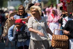 Impressionen vom Festumzug - Original Krienser Masken. (Bild: Boris Bürgisser)