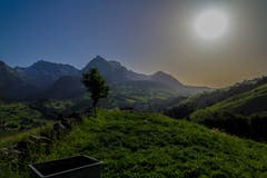Es kündigt sich ein heisser Tag an im Toggenburg. (Bild: Renato Maciariello)