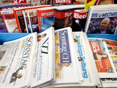 Das Angebot für Sonntagszeitungen an Schweizer Kiosken lichtet sich immer mehr. (Bild: KEYSTONE/URS FLUEELER)