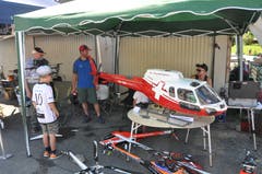 Die Modellhelikopter zogen die Technikfans an. (Bild: Sabine Camedda)