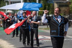 Impressionen vom Festumzug - die Fahnenschwinger-Vereinigung Luzern und Umgebung. (Bild: Boris Bürgisser)
