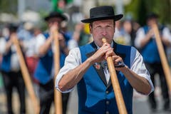 Impressionen vom Festumzug - die Alphornvereinigung Pilatus-Kriens. (Bild: Boris Bürgisser)