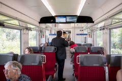 Die Fernverkehrszüge verfügen über 359 Sitzplätze, davon 68 Plätze in der 1. Klasse. Alle Sitzplätze sind mit Steckdosen ausgerüstet.