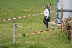 Der CEO der Titlisbahnen, Norbert Patt, bei der Besichtigung der Unfallstelle. (Bild: Urs Flüeler/Keystone, Engelberg, 5. Juni 2019)