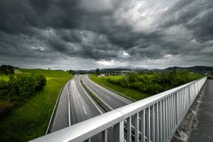Gewitterstimmung über der Ostschweiz, aufgenommen in Gossau. (Bild: Marc Bollhalder)