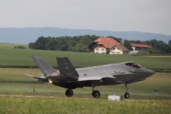 Der F-35 beim Start in Payerne begeistert die Spotterwelt. (Bild: Xaver Husmann, Payerne, 7. Juni 2019)