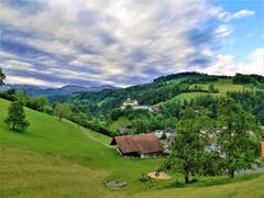 Eine wunderbare Morgenstimmung mit einigen Restwolken über dem Kloster Werthenstein. (Bild: Urs Gutfleisch, Werthenstein, 8. Juni 2019)