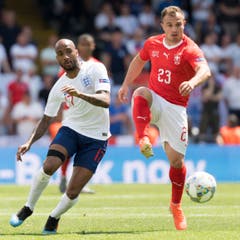 Xherdan Shaqiri (Sturm): Wirkt nach der langen Saison müde, zeigt einen eher lustlosen Auftritt. Nur einmal hat Shaqiri grosse Lust, als er in der 56. Minute wunderbar auf Granit Xhaka zurücklegt. Neun Minuten später muss der Kraftwürfel hinkend raus. Es scheint schlimmer zu sein. Note: 3.