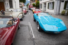 Ein seltener Anblick: Auf den Sarner Strassen sind an diesem Pfingstwochenende nur Oldtimer zu sehen. (Bild: Jakob Ineichen, Sarnen, 8. Juni 2019)