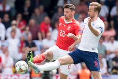 Fabian Schär (Verteidigung): Der Chef der Verteidigung hat in der 54. Minute Glück, dass sein Klärungsversuch dank Sommer an den Pfosten und nicht ins Tor geht. Ansonsten umsichtig und mit viel Ruhe. Verwandelt seinen Penalty problemlos. Note: 4,5.