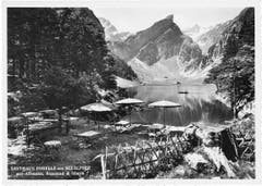 Die Gartenwirtschaft des Berggasthauses Forelle am Seealpsee. (Bild: Foto Gross, St.Gallen/Landesarchiv AI)