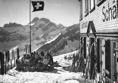 Die Terrasse des Berggasthauses Schäfler. (Bild: Foto Gross, St.Gallen/Landesarchiv AI)