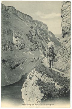 Der Schrennenweg zur Meglisalp mit einem ins Bild retouchierten Säntis-Träger. (Bild. Landesarchiv AI)