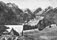 Das Berggasthaus Plattenbödeli und der Sämtisersee auf einer undatierten Aufnahme. (Bild: Foto Gross, St.Gallen/Landesarchiv AI)