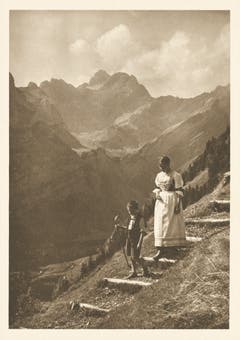 Abstieg beim Aescher. (Bild: Clemens Schildknecht, St.Gallen/Landesarchiv AI)