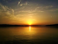 Traumhafte Abendstimmung beim Sonnenuntergang am Sempachersee. (Bild: Urs Gutfleisch, 30. Juni 2019)