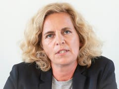 Karin Rykart (Grüne), Vorsteherin des Stadtzürcher Sicherheitsdepartements, geht davon aus, das die Stadtpolizei Zürich «angemessen und sorgfältig» beim Einsatz vor der Credit Suisse gehandelt hat. (Bild: KEYSTONE/MELANIE DUCHENE)