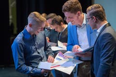 Impressionen der Abschlussfeier der gewerblichen Berufe. (Bild: Boris Bürgisser, Le Theatre Emmen, 4. Juli 2019)