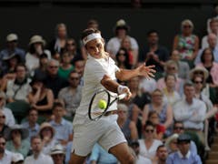 Roger Federer spielt sehr offensiv und aggressiv und entschied damit die Partie (Bild: KEYSTONE/AP/BEN CURTIS)