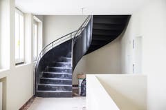 Neue Treppe ins neue Dachgeschoss. (Bild: Manuela Jans-Koch, Luzern, 11. Juli 2019)