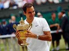 Wimbledon 2017: Federer s. Cilic 6:3, 6:1, 6:4Nach seinem Triumph bei den Australian Open und Turniersiegen in Indian Wells und Miami lässt Federer die Sandsaison komplett aus. Als er zurückkehrt,gewinnt er erst in Halle und triumphiert danach zum achten Mal in Wimbledon, aber das erste Mal, ohne ein Satz abzugeben. Bei den Männern ist er nun alleiniger Rekordsieger im Einzel. «Als ich 2001 Pete Sampras geschlagen habe, hatte ich gehofft, dass ich vielleicht irgendeinmal die Chance haben würde, im Final zu stehen, oder sogar das Turnier zu gewinnen. Aber acht Mal? Das schien unmöglich», sagt Federer.
