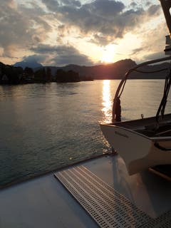 Sonnenuntergangsfahrt auf dem Vierwalstättersee. (Bild: Heinrich Inderbitzin, 14. Juli 2019)