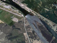 Nach zwei Kilometern abgestürzt: Oben links das Flughafengelände von Umeå, vorne rechts die Insel Storsandskär, auf welche das Kleinflugzeug abstürzte. (Bild: Screenshot Google Maps)