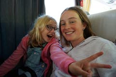 Kaya und Zoe. (Lagerbild: Pfarreilager Kägiswil, 14. Juli 2019)