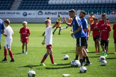 Impressionen der FCL-Saisoneröffnung mit dem Kids-Training in der Swissporarena. (Bild: Manuela Jans-Koch, Luzern, 14. Juli 2019)