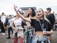 Party: Fans während des Konzert des amerikanischen Rappers Lil Baby am Openair Frauenfeld. (Bild: KEYSTONE/ENNIO LEANZA)