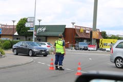 Mehrere «Gelbwesten» regelten am Samstagnachmittag umsichtig in und um Rickenbach den Verkehr, so dass die befürchteten (Rück-)Staus auf den regionalen Strassen weitestgehend ausblieben.