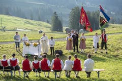 Der Fest-Gottesdienst. (Bild: Urs Flüeler/Keystone, Rigi, 14. Juni 2019)