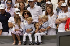 Weil seine Kinder noch zu jung sind, um das Ganze zu verstehen, trifft man den Nachwuchs von Federer eher selten in der Box an. (Bild: Keystone)