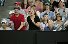 Gerade weil sie sich als ehemalige Tennisspielerin gut mit der Sportart auskennt, leidet sie jeweils stark mit ihrem Mann mit. (Bild: Keystone)