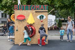 Eine weitere Attraktion am Eröffnungsanlass: Der Buttomat. (Bild: Nadia Schärli, Luzern, 15. Juli 2019)