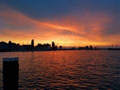 Belohnung für Frühaufsteher am Hafen Romanshorn. (Bild: Hansjürg Oesch)