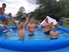 Poolparty bei der Jungwacht Riffig Emmenbrücke.Lagerbild: Jungwacht Riffig Emmenbrücke (Tamins, 11. Juli 2019)